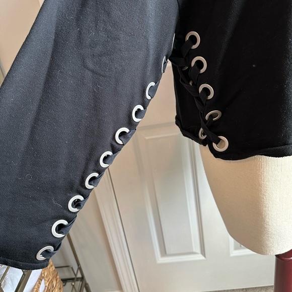 ALO Yoga Black Suspension Crop Sweatshirt - Picture 2 of 8